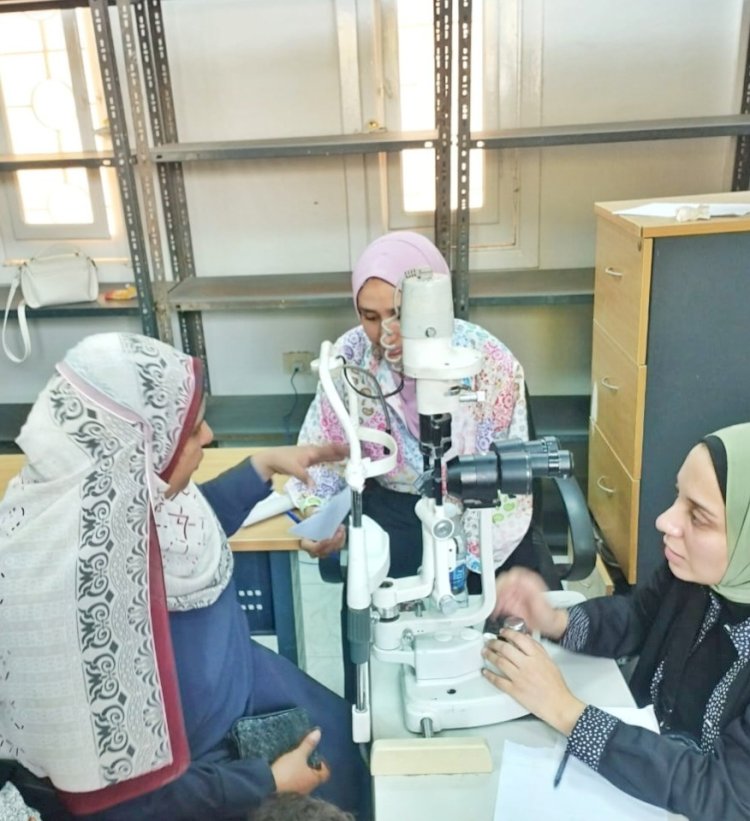قافلة جامعة المنيا تُوقع الكشف الطبي على 570 حالة وتُنظم ندوات عن التوعية الصحية