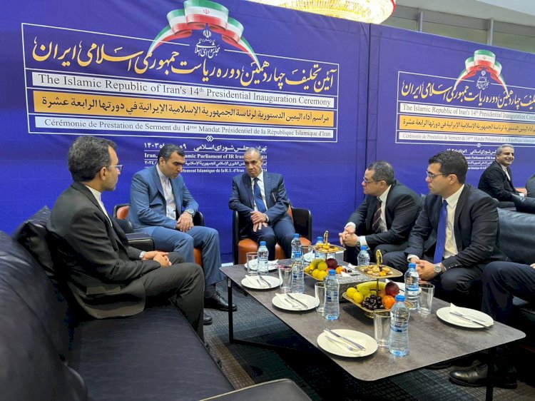 وزير الخارجية في طهران لحضور مراسم أداء اليمين الدستورية للرئيس الإيراني الجديد