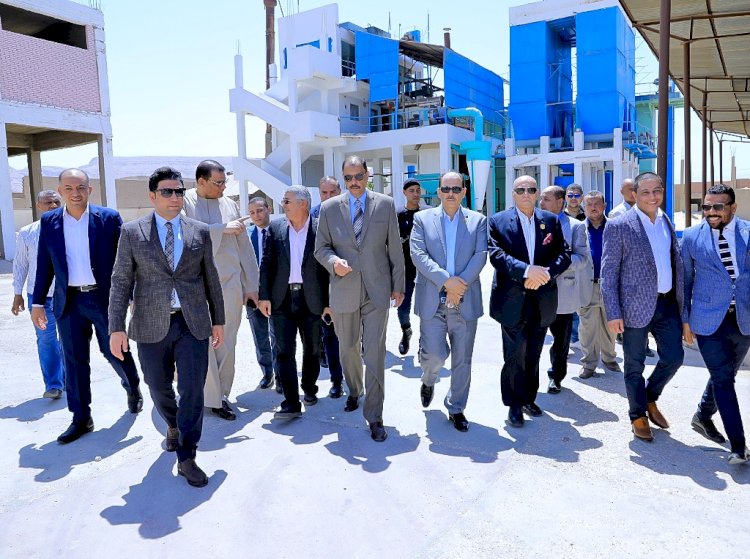 سراج يشدد علي تذليل اي معوقات امام المستثمرين خلال زيارته المنطقة الصناعية بالكوثر