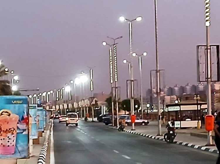 بعد زيارة المحافظ الوحدة المحلية لحي شرق تبدأ اعمال تطوير ورفع كفاءة الكورنيش