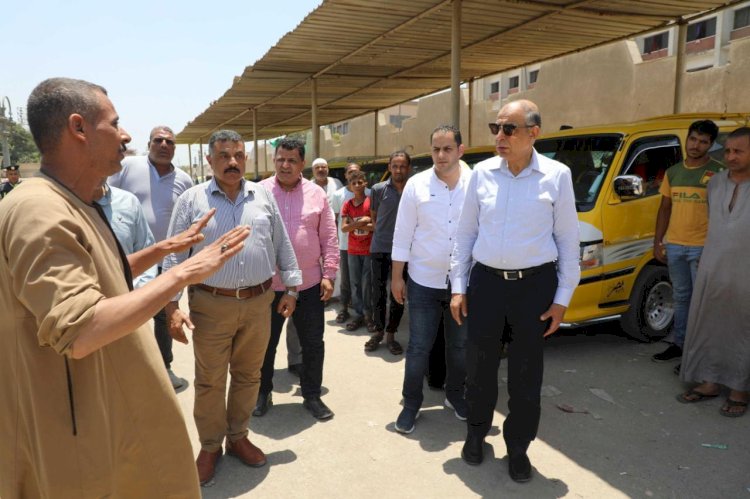 محافظ المنيا : فتح باب التراخيص لـ" 494 ميكروباص أجرة" لتوفير وسائل نقل  للأهالى