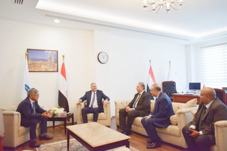 "بدوي" يتابع انشطة شركة انرجين اليونانية في البحث عن الغاز بالبحر المتوسط