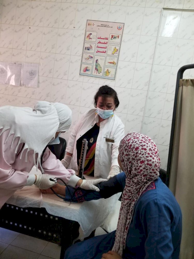 محافظ المنيا: توقيع الكشف الطبى مجانا على 1594 حالة بقرية الحتاحتة بمركز سمالوط