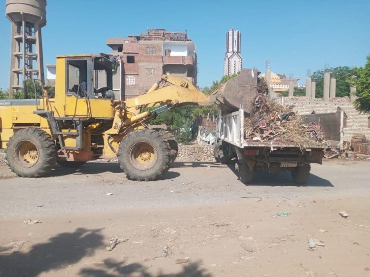 كدوانى يتابع جهود الوحدات المحلية فى تنفيذ حملات النظافة ورفع المخلفات وتمهيد الطرق