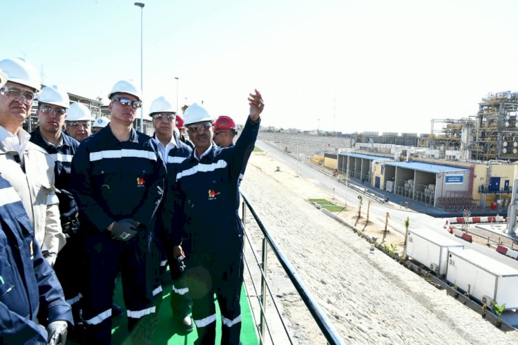 "بدوي"يتفقد التشغيل التجريبي لمصفاة ميدور للتكرير بالاسكندرية