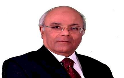 محمد عطية الفيومي يطالب بتسريع خطوات التوسع في إنشاء المناطق الحرة