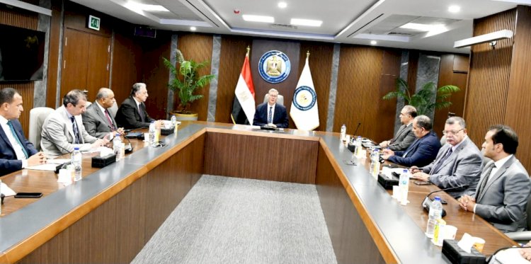 "بدوي" لجنة استشارية منوطة بزيادة انتاجية الحقول  وادارة الخزانات البترولية وفق المناهج العلمية