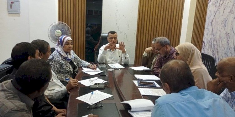 تعليم قنا يشدد على الالتزام بكثافة الفصول ويحظر تحصيل مبالغ نقدية !!