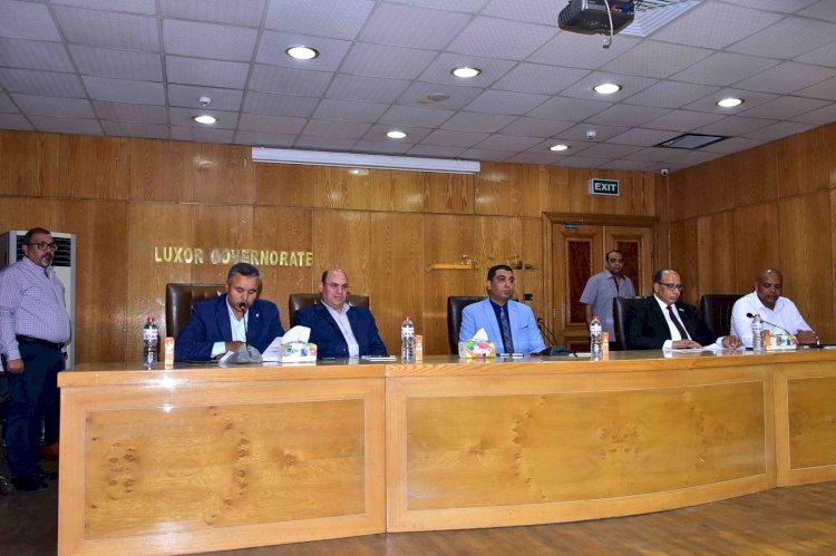 الدكتور هشام ابو زيد يبحث المشكلات والتحديات التى تواجه صغار المزارعين