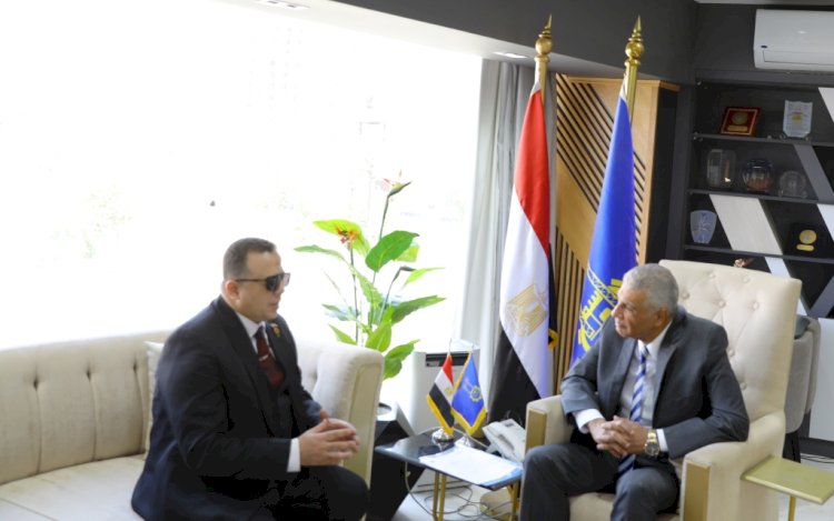 وفد حزب تحيا مصر يزور محافظ أسوان ويبحث سبل التعاون بين الجانبين