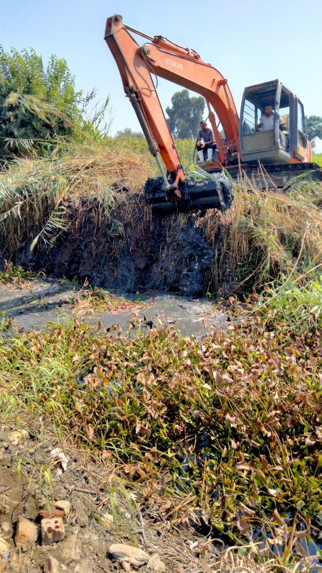 فاروق  يوجه يتوفير الميكنة الزراعية للمزارعين