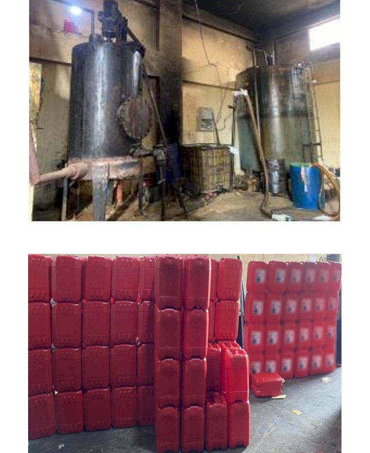 ضبط مصنع لاعادة تدوير زيوت المحركات بدون ترخيص بالقاهرة