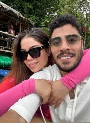 أكرم توفيق تزوج هدير أبو نار.. ملناش دعوة يا محي