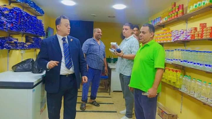 حزب تحيا مصر يطرح كميات كبيرة من السلع الغذائية وأدوات المدارس تصديا لجشع التجار 