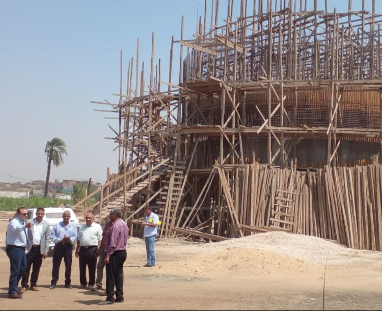 السايس يتفقد المشروعات المتعثرة بطهطا