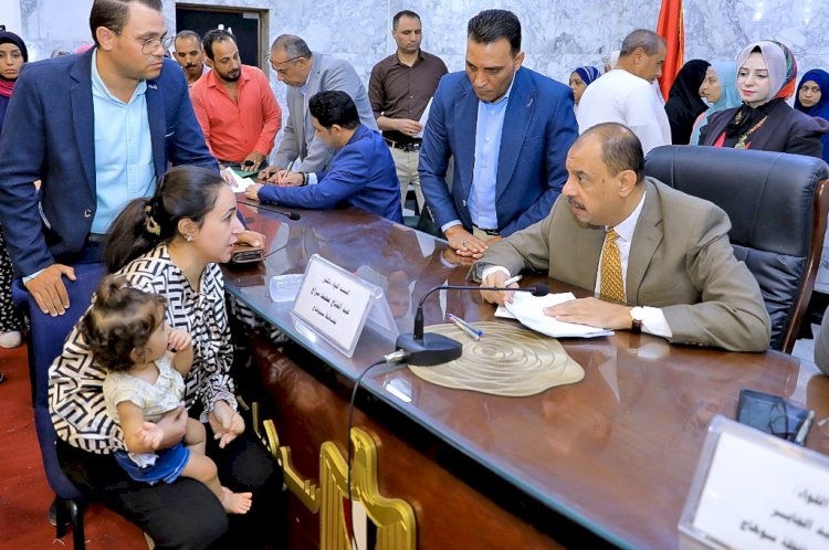 محافظ سوهاج يلتقي ٣١١ مواطن لحل مشاكلهم في اللقاء الجماهيري الاسبوعي