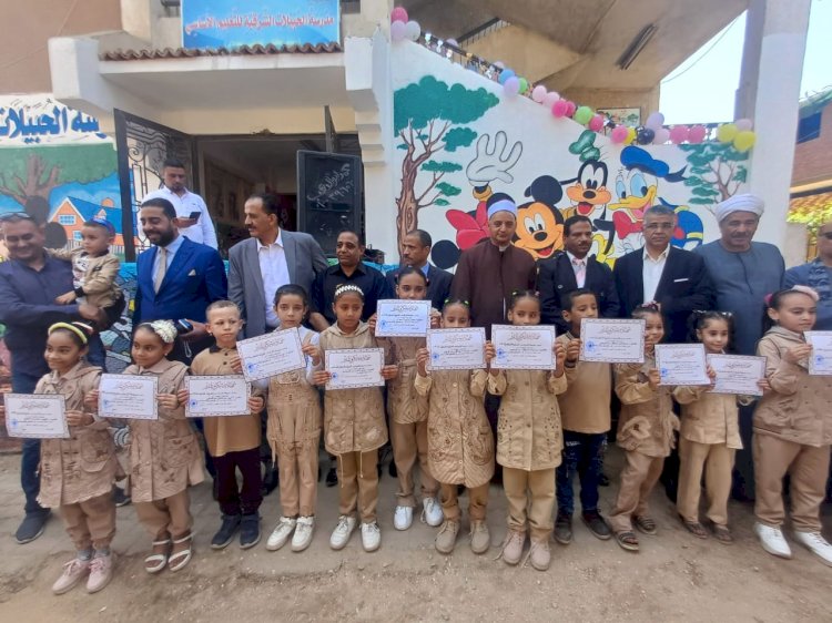 مدير عام التعليم بأبوتشت يشهد تكريم أوائل الشهادة الإعدادية