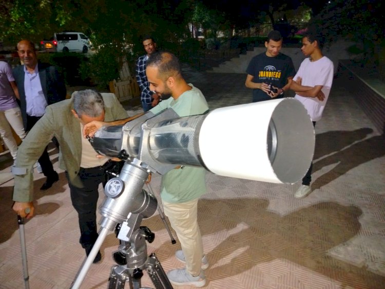 فى اطار فعاليات اليوم الفلكى السادس.. جامعة جنوب الوادي ترصد ظاهرة خسوف القمر الجزئى