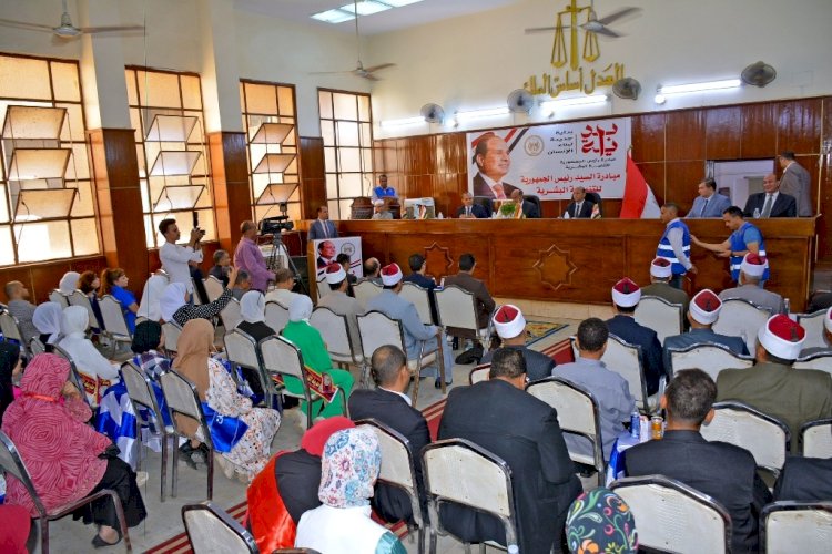 "سراج" يتابع مشروعات بداية بمختلف المديريات