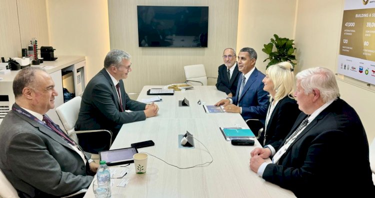 بدوي يبحث اماكن امتياز مجموعة اي بي ار العالمية