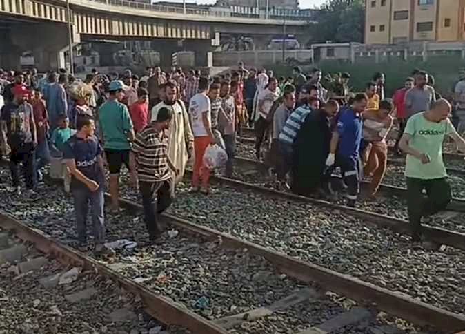 اصطدام حافلة بالحاجز الإلكتروني لمزلقان سكك حديد المنيا