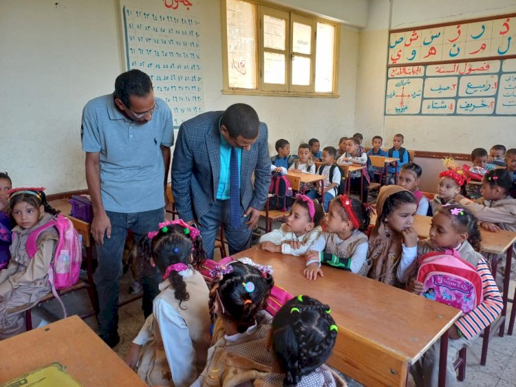 انتظام الدراسة بجميع مدارس ابوتشت واحالة مديرين للتحقيق وتكريم اخرين