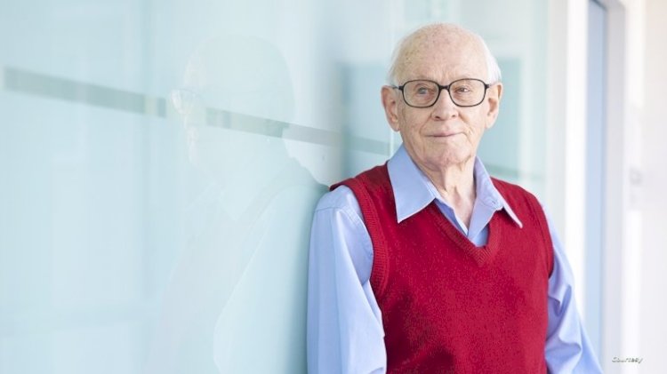 الأوساط الطبية تحتفي بالدكتور كلمنتس الذي لأنقذ ملايين الاطفال من الموت