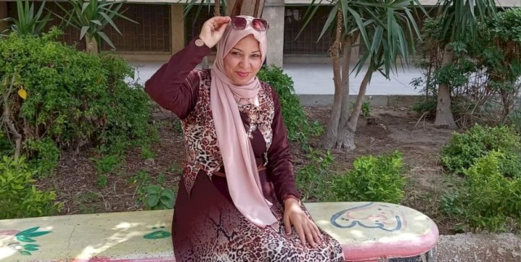 رد عليا قصيدة للشاعرة مرفت شوقي