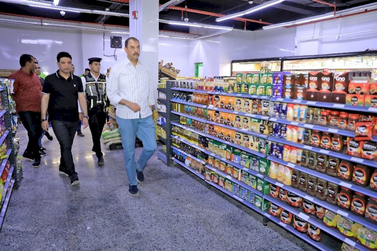 جولة ميدانية مفاجئة لمحافظ سوهاج لقرية الكوامل