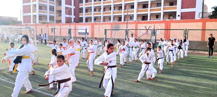 سراج يتابع فعاليات "بداية" بسوهاج