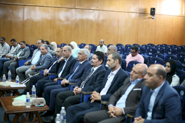 رئيس جامعة جنوب الوادى يبحث سبل التعاون مع وفد البنك الزراعى المصرى