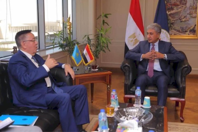 وزير السياحة والآثار يلتقي سفير كازاخستان بالقاهرة لبحث تعزيز العلاقات بين البلدين