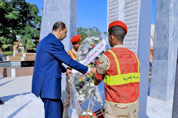 "سراج" يضع اكليل من الزهور علي النصب التذكاري لشهداء اكتوبر