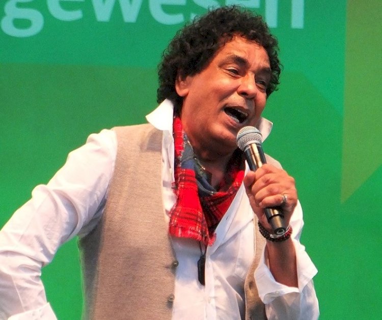 نبيل بقطر يكتب : كل عام والكينج محمد منير متربعا داخل قلوب عشاقه