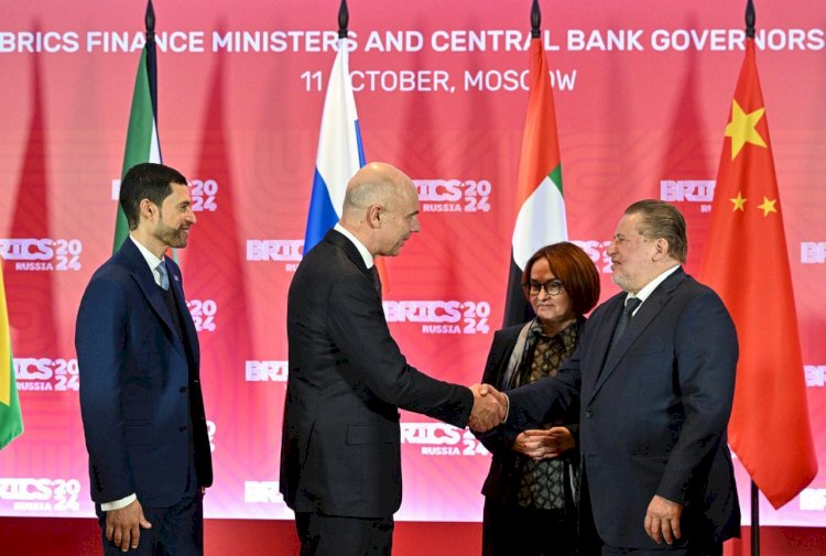 محافظ البنك المركزي يشارم في اجتماع وزراء المالية ومجموعة بريكس