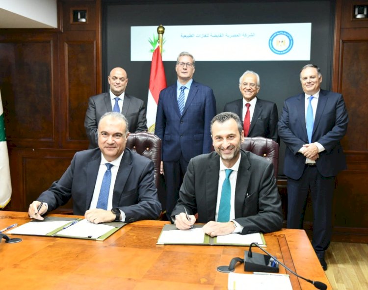 وزير البترول يشهد اتفاقية بين ايجاس وكوبيلوزوس اليونانية في تجارة النقل والغاز الطبيعي