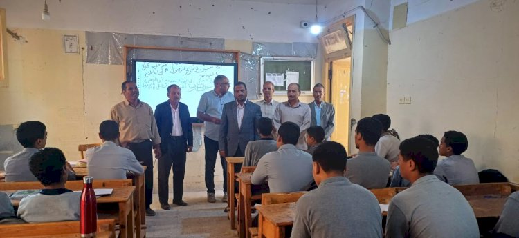قاصد يتابع انتظام الدراسة والالتزام بتطبيق لائحة التحفيز التربوي بعزبة البوصة الثانوية