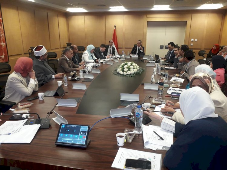 بحث الطلبات المقدمة من الاسر الراغبة في كفالة الاطفال