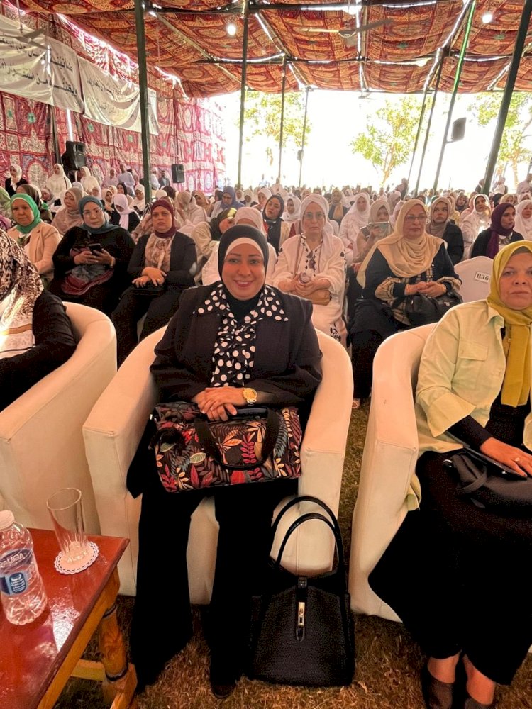 أمينة المرأة بالشعب الجمهوري بقنا تشارك في فعاليات منتدى دندرة الاقتصادى العاشر