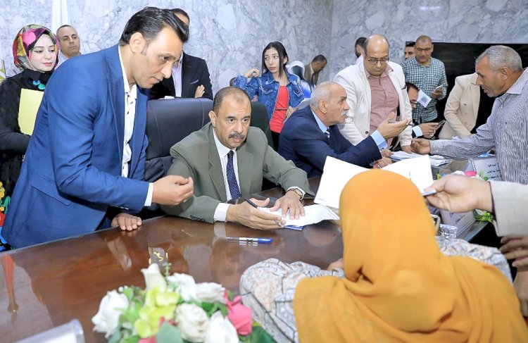 محافظ سوهاج يحل مشاكل ٤٠٦ سوهاحي في اللقاء الجماهيري