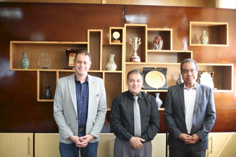 رئيس جامعة جنوب الوادي يستقبل منسق مبادرة حياه كريمة