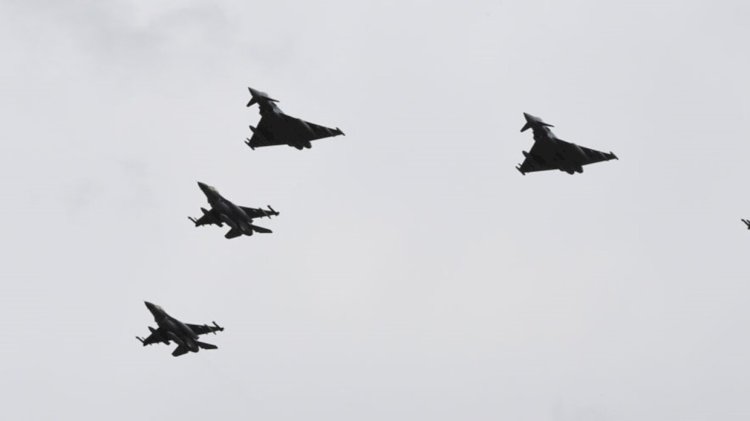 لغم مسرحية "ضرب إيران" . . هل ضحت طهران بحزب الله ؟