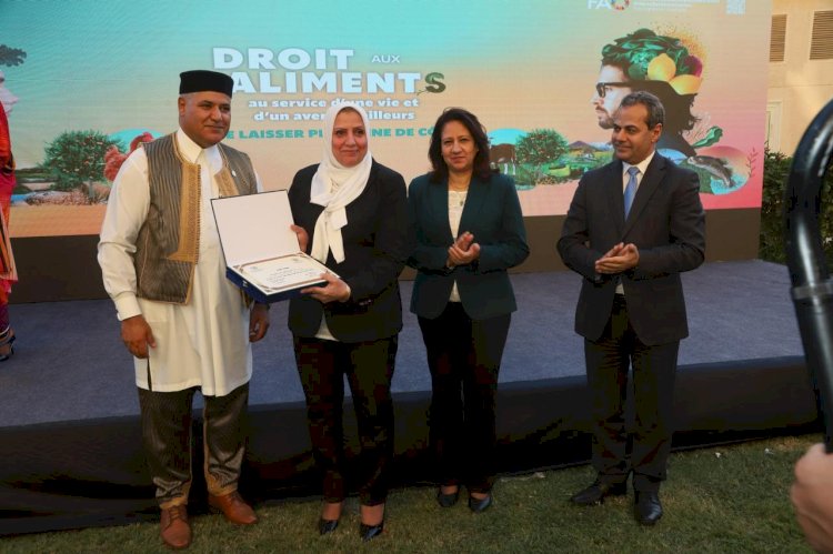 "الفاو" تكرم مدير مشروع العفن البني في البطاطس علي هامش يوم الغذاء العالمي