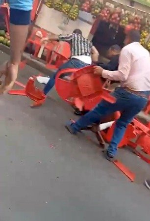 الحقيقة الكاملة" لفيديو "التعدي علي مواطن بمطواه بمصر الجديدة