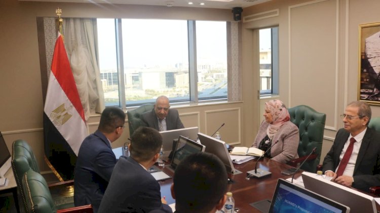 وزير الكهرباء يبحث مع هواوي توطين صناعة المهمات