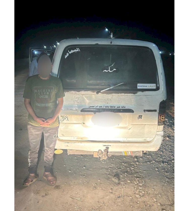 القبض علي سائق سيارة" تيك توك " السير علي الرصيف المخصص للمشاة