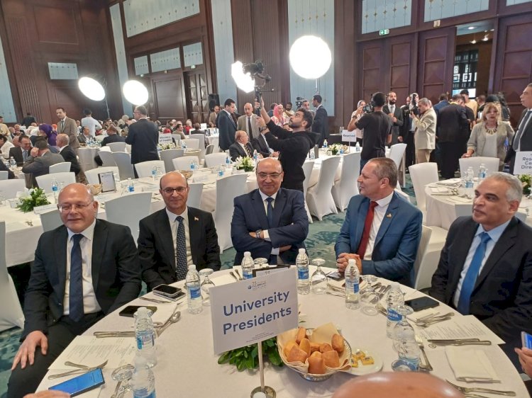 رئيس جامعة سوهاج يشارك بمؤتمر واحتفالية هيئة فولبرايت