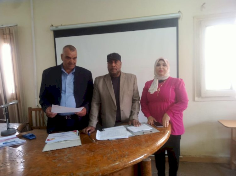 بالصور التنظيم والإدارة بسوهاج تمنح ٥٦ متدربا شهادة إجتياز برنامج ترشيد الإنفاق الحكومى