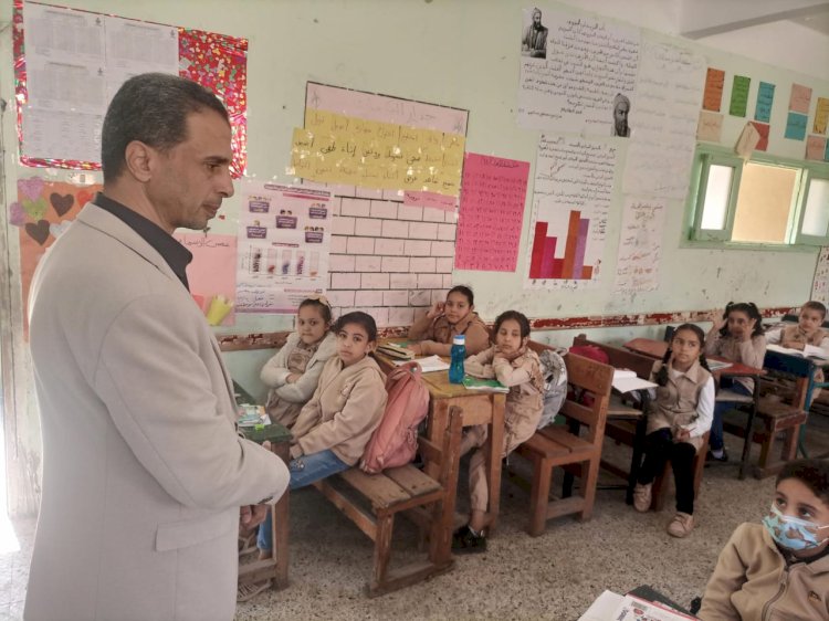 وكيل تعليم كفر الشيخ يتفقد المدارس للاطمئنان على انتظام العملية التعليمية