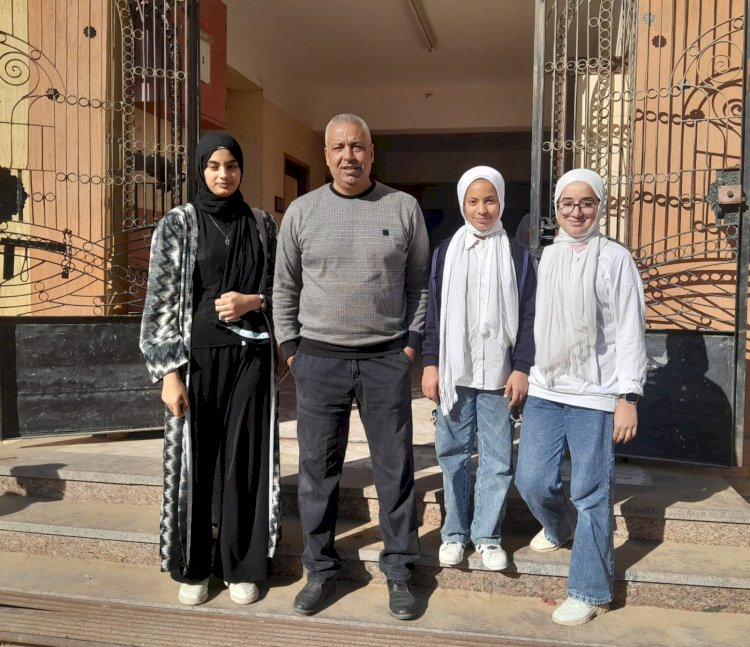 فى ملحمة إلقاء الشعر الوطنى  ..فتيات صرد أوائل الإدارة التعليميه بقطور